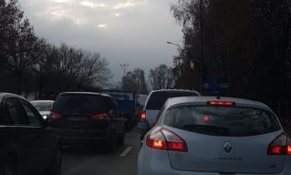 Accidentul de la ieşirea spre Floreşti a blocat Clujul. Coloane de maşini şi pe rutele ocolitoare