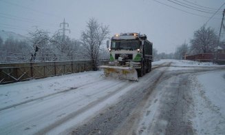 Clujul, sub nămeţi. Autospecialele de deszăpezire acționează pe 68 de drumuri judeţene