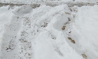 Baciu iese de sub nămeţi. Băcenii sunt rugaţi să-şi cureţe trotuarele, şoferii să fie atenţi cum parchează