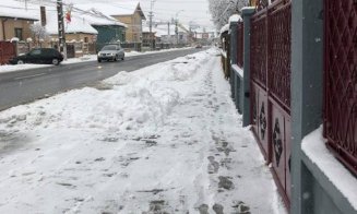 Baciu iese de sub nămeţi. Băcenii sunt rugaţi să-şi cureţe trotuarele, şoferii să fie atenţi cum parchează