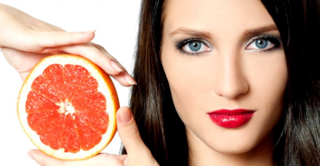 Grapefruitul, o frumuseţe alternativă. 3 modalităţi în care să îl foloseşti în tratamentele de beauty