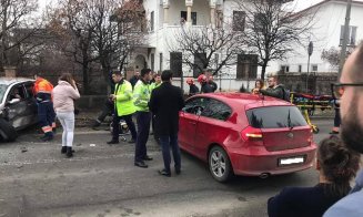 A furat startul Revelionului. Un șofer băut a lovit o mașină și a vrut să fugă de la locul accidentului