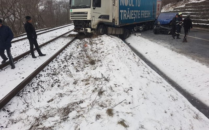 Trafic rutier şi feroviar oprit între Huedin și Oradea (DN1), în zona Bologa în urma unui accident