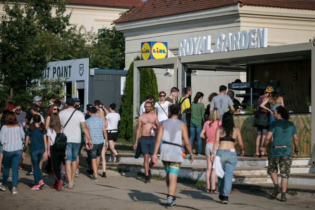 Lidl vrea să angajeze românii plecați în străinătate