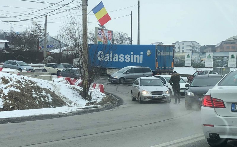 Accidente pe bandă rulată pe Frunzişului