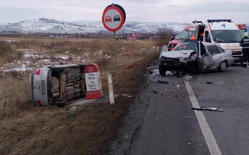 Accident pe centura Cluj - Apahida. Trei răniţi, trafic blocat