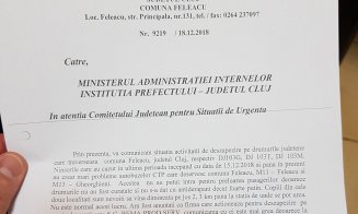 Autobuzul cu care circulă elevii din Feleacu, blocat de un drum județean înzăpezit