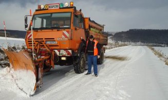 Scandal pe deszăpezire. Compania responsabilă pentru drumurile blocate din Feleacu este abonată la banul public