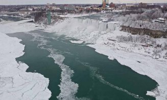 Cascada Niagara a îngheţat. IMAGINI spectaculoase cu „regatul de gheaţă”