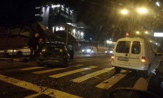 Accident pe Calea Turzii. A ajuns cu mașina pe trotuarul ce desparte benzile de circulatie