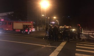 Accident pe Calea Turzii. A ajuns cu mașina pe trotuarul ce desparte benzile de circulatie