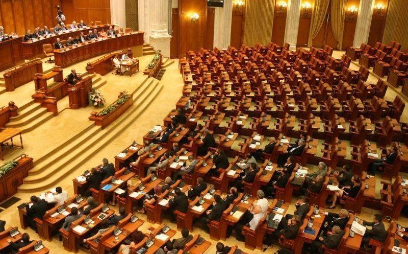 Începe sesiunea parlamentară: Bugetul pentru 2019, prioritar/ Opoziţia a anunţat moţiuni simple