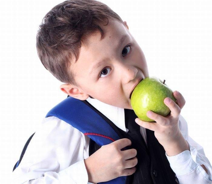 S-a decis! Elevii vor primi legume şi fructe la școală