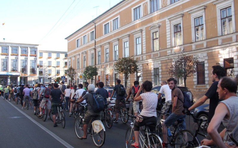 Clujenii ies la marș pe biciclete. Startul se dă în centru