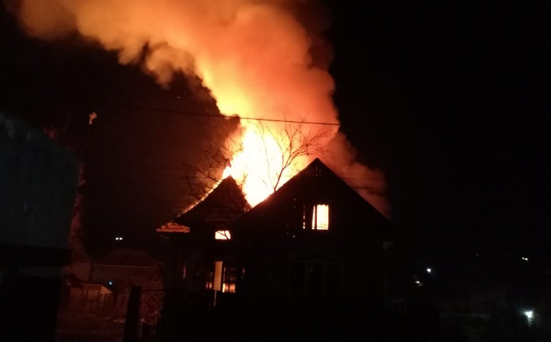 Incendiu lângă Cluj. A luat foc o casă în Chinteni