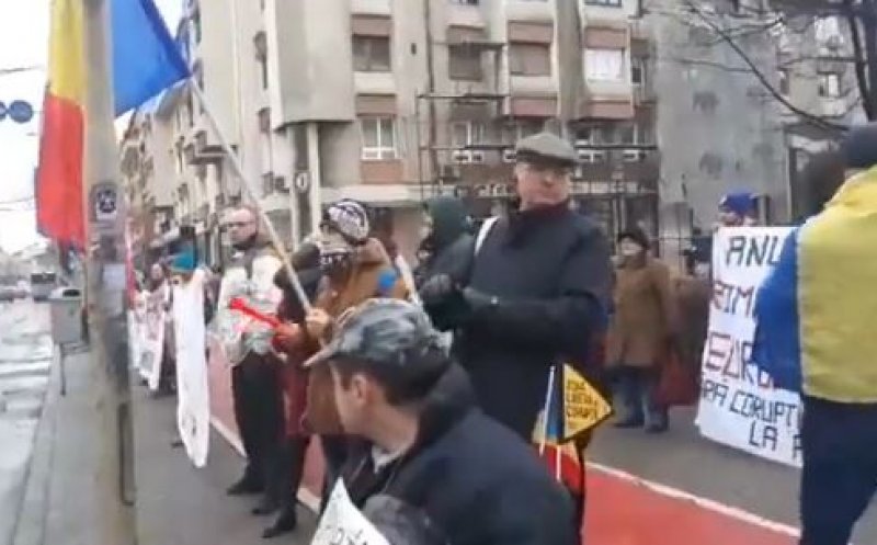 Protest şi la Prefectură: "Cluj fără dictatură"