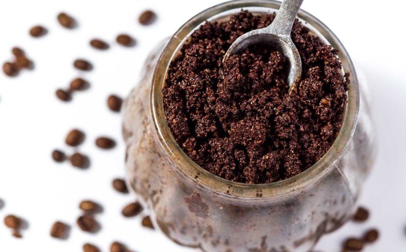 Trei reţete. Scrub natural cu ingrediente din bucătărie