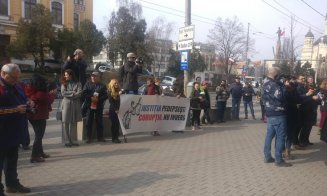 Magistraţii au ieşit din nou în stradă. Li s-au alăturat şi clujeni