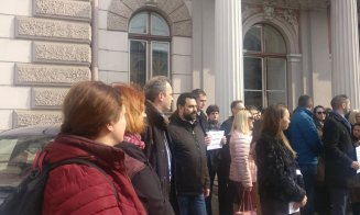 Magistraţii au ieşit din nou în stradă. Li s-au alăturat şi clujeni