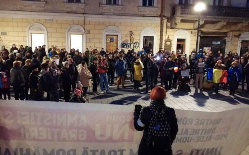 Un nou protest anti PSD la Cluj. Un violonist a interpretat imnul României