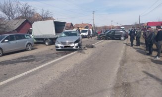 Accident pe drumul Cluj - Reghin. Circulaţie blocată