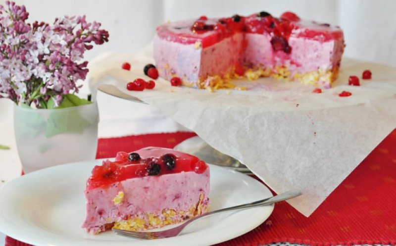 Desert de dietă. Prajitură vegană cu zmeură