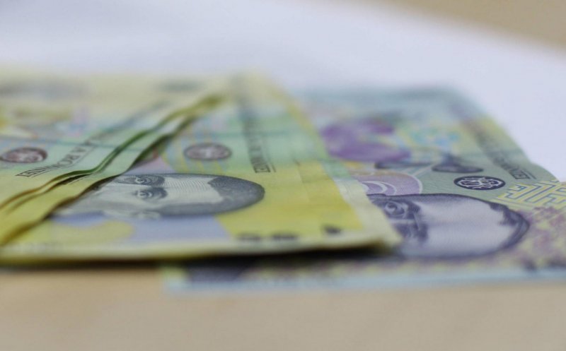 Leul cedează din nou în faţa euro. Cursul valutar