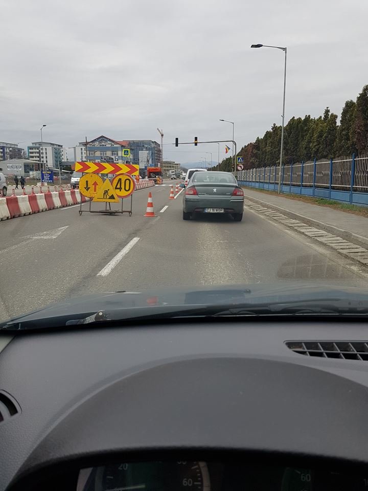 A trebuit ca o copilă să ajungă în spital ca să marcheze trecerea de pietoni.  Se cere pasarelă pentru pietoni la Metro