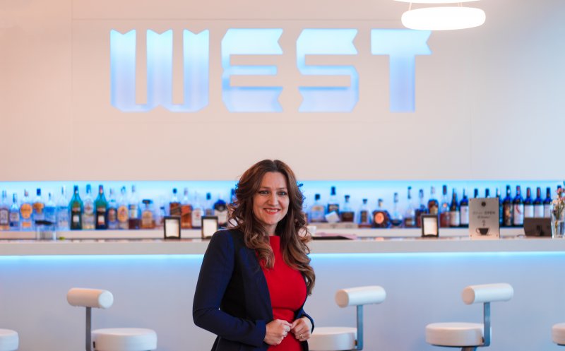 #PeopleofWestCity | Imala David, Director vânzări: "Sunt mândră de reuşitele mici și mari, de oaspeții satisfăcuți şi multumiţi"