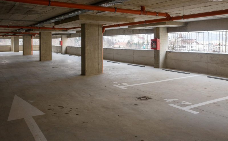 Se pregăteşte şantierul pentru un parking de 320 de locuri