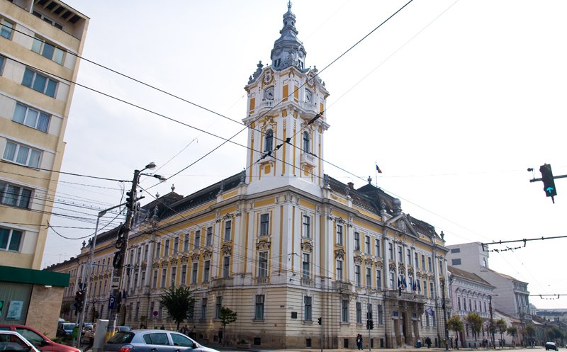 Ce salarii au bugetarii Clujului în 2019? Director - 9.400 lei, poliţist local - 5.000 lei. Cât câştigă primarul Boc