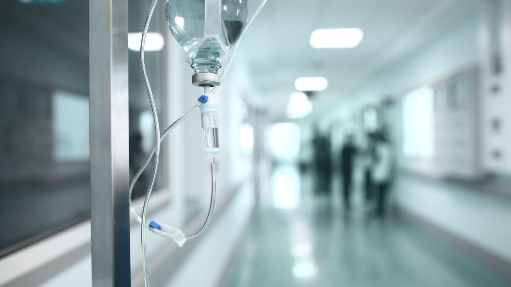 Clujean, la terapie intensivă.  A vrut să-şi cureţe livada