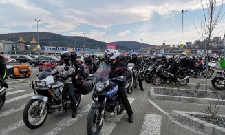 Convoi inedit de motociclişti în Cluj: Vulnerabili la accidente, aceştia vor să „trăiască” în trafic, alături de maşini