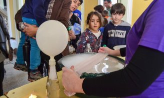 "Sâmbăta Experimentelor" revine. Fizicienii pun Lumea sub microscop şi fac Show cu baloane, la Cluj