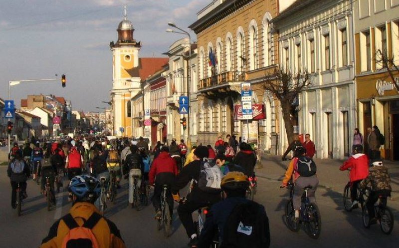 Bicicliștii clujeni se pregătesc de marș. Vor piste mai multe și mai bune
