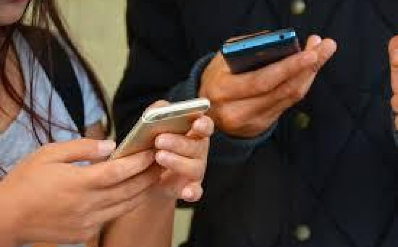Tarife plafonate pentru convorbirile către statele din interiorul SEE. Cât va costa minutul