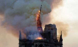 INCENDIU la Catedrala Notre-Dame. Structura edificiului, salvată de pompieri/Imagini din interior