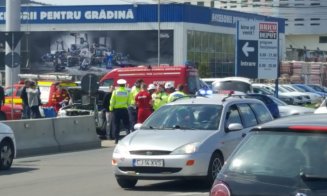 Accident la ieşirea din Cluj,  spre Floreşti. O mamă şi doi copii sub 3 ani, transportaţi la spital