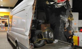 „Maşina Mad Max” a fost supranumită dubiţa română care a trecut prin Ungaria pe jumătate distrusă