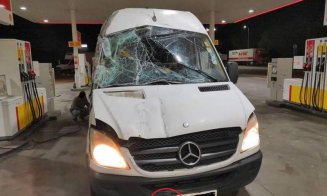 „Maşina Mad Max” a fost supranumită dubiţa română care a trecut prin Ungaria pe jumătate distrusă