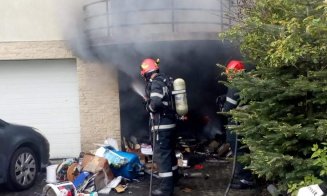 Incendiu la o locuinţă din Mănăştur. Focul a pornit din subsol