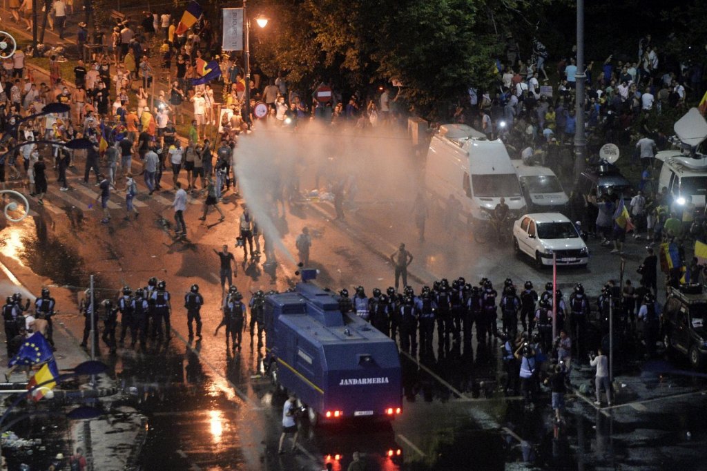 Anchetă extinsă în Dosarul 10 august! Procurori: Violenţa jandarmilor a fost nejustificată, îndreptată inclusiv împotriva copiilor