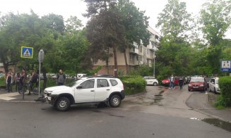 Accident cu 3 mașini pe o trecere de pietoni din Gheorgheni. Trafic blocat