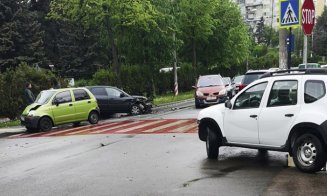 Accident cu 3 mașini pe o trecere de pietoni din Gheorgheni. Trafic blocat