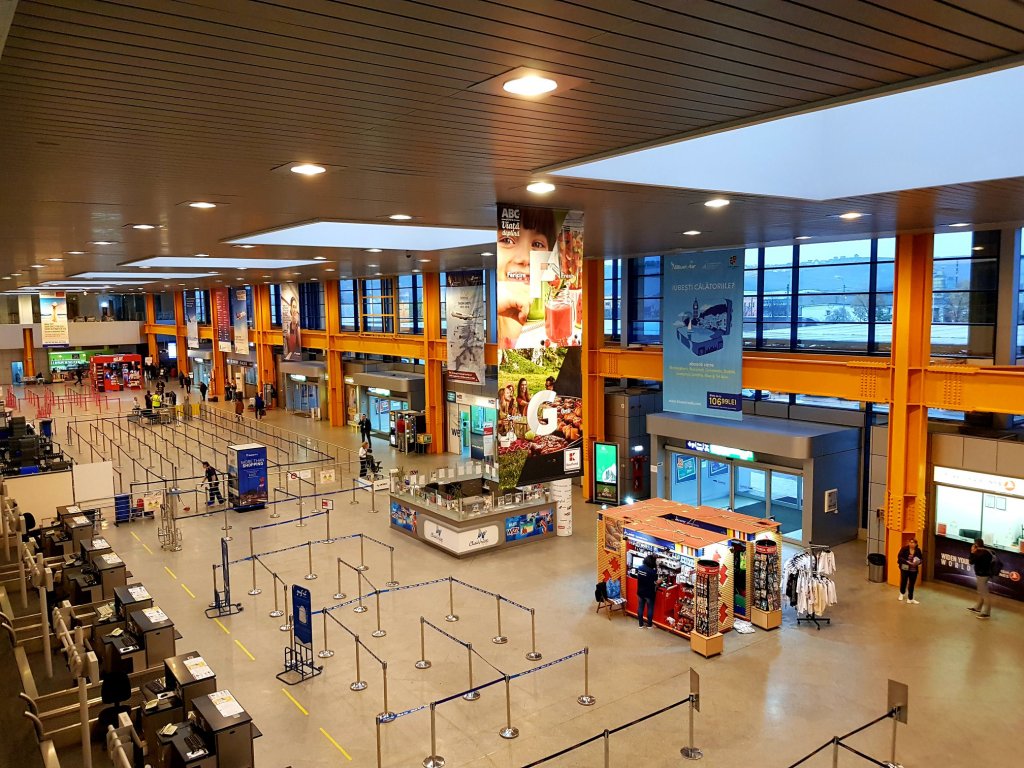 Captură pe aeroportul Cluj: 10 kg de bijuterii de aur, ascunse în bagajele unui chinez