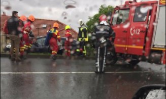 Accident pe Calea Turzii. Un șofer băut a intrat cu mașina într-un gard