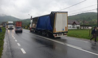 Accident cu un autocamion și o cisternă, în Negreni. Un rănit