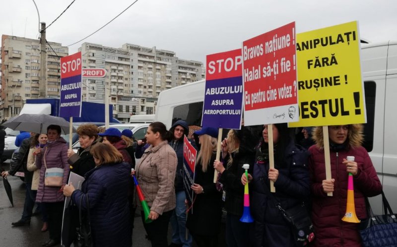 Sindicatul Aeroportului Cluj protestează în faţa Prefecturii