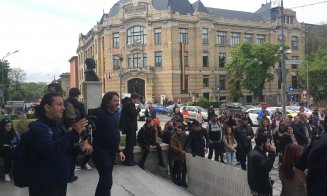 Protestatarii au ajuns la CCS: "#Veorica, nu uita, Clujul sigur nu te vrea!"