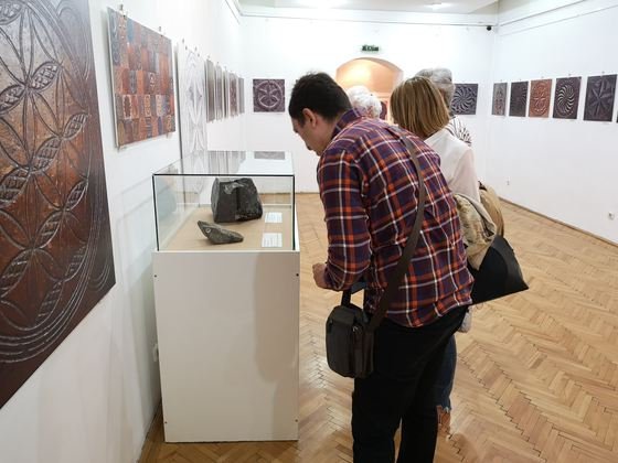 Noaptea Muzeelor 2019. Misteriosul OZN de la Aiud, cunoscut drept „talpa de robot”, expus la Muzeul Etnografic din Cluj
